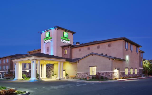 Holiday Inn Express Hotel & Suites Lodi, an IHG Hotel