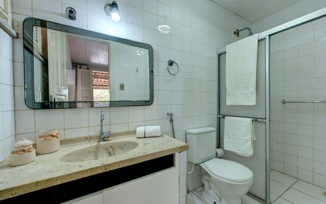 Casa com piscina privativa perto do mar