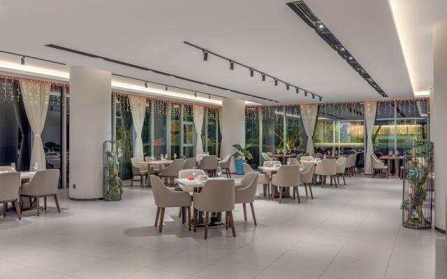 One Park Hotel & Residence