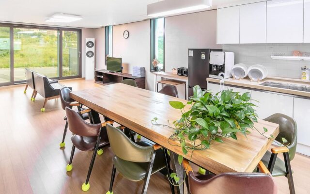 Leeon Guesthouse - Hostel