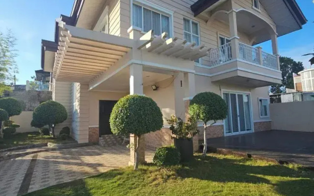 Elegant 3BR Private Home in Vista Grande