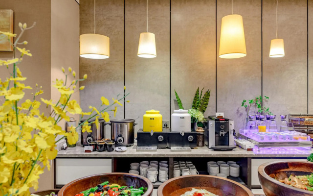 Home Inn Selected Xi'an City Wall Chaoyangmen Metro Station Hotel