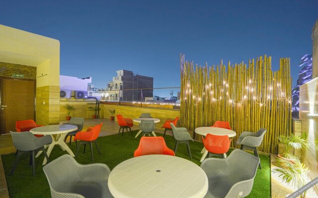 Hotel Aura Grand by Levelup