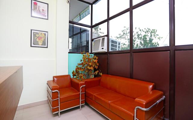 OYO 17293 Country Residency