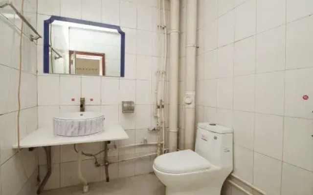 Linyi Riverside Business Hotel