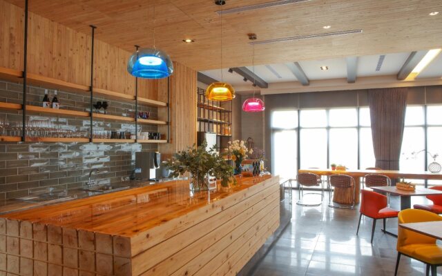 SkyeBay Club