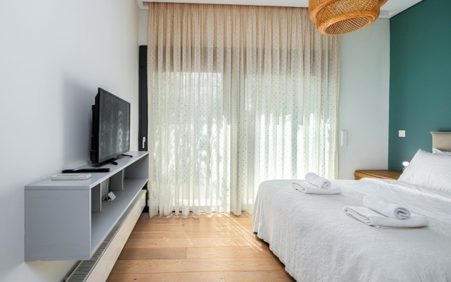Rare Koukaki garden flat near Acropolis