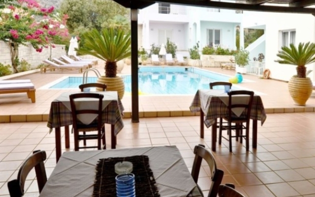 Mari Apartments