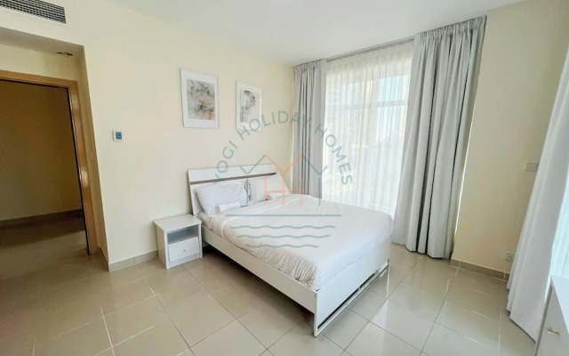 Blakely 2BR Lakeview Retreat With Open Balcony