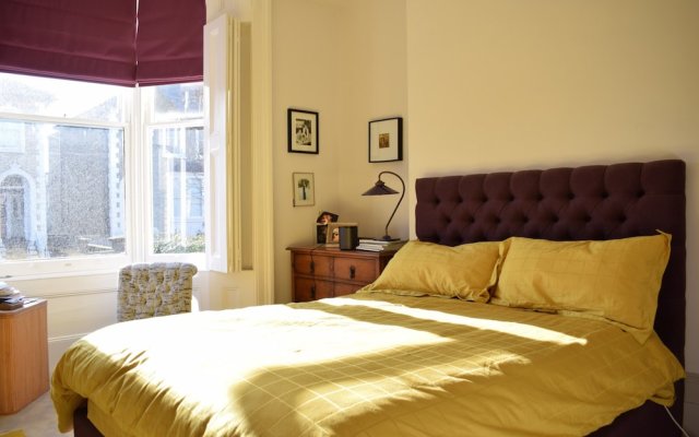 1 Bedroom Flat In Wimbledon