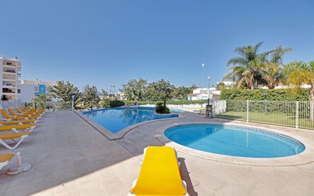 Arma O DE Pera Central by Homing