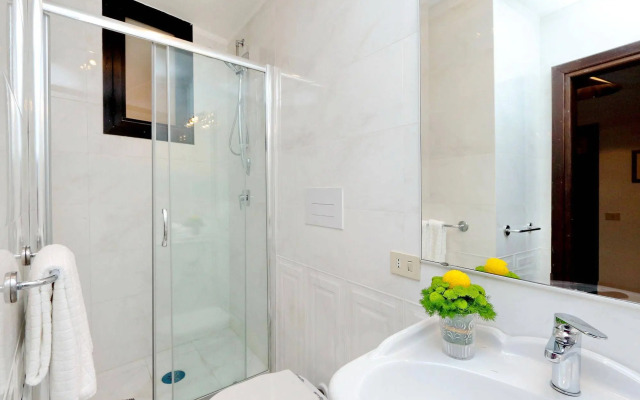 Town House - Treasurerome Collection