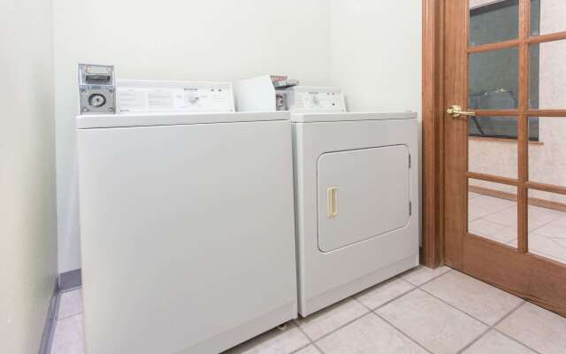 Super 8 by Wyndham Dodgeville