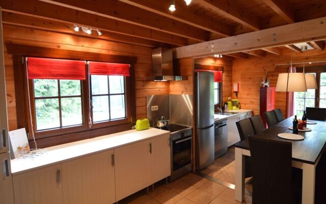 Charming Chalet in Waimes With Sauna and Jacuzzi