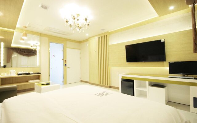 Dom Hotel
