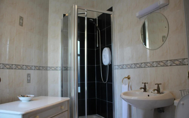 Ardmillan Hotel