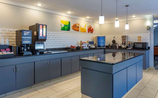 Quality Inn Fayetteville near Fort Bragg