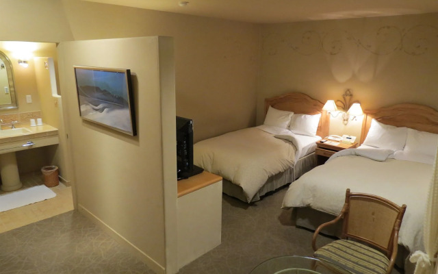 Poppy Springs Resort & Spa