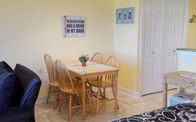 Island 126 Studio Bedroom Condo