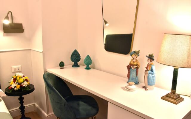 Gloden House Apartments