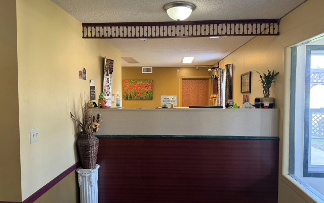 Royal Inn Rockville IN by Hotel O