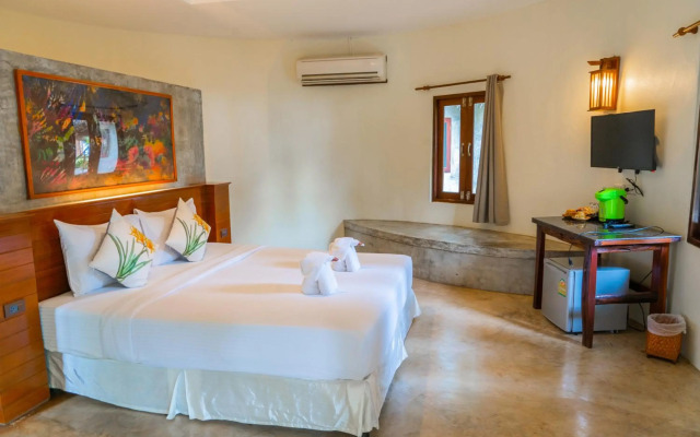 The Tropical Beach Resort