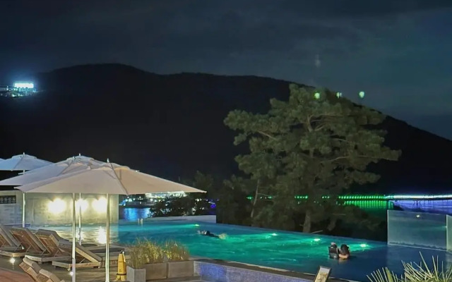 Hotel SangSang & Private SangSang Pool Villa