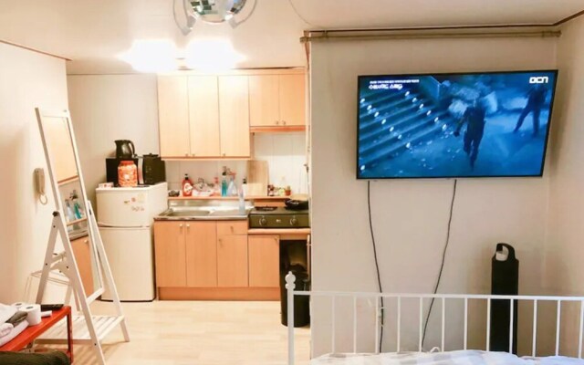 JJ's Studio in Hongdae