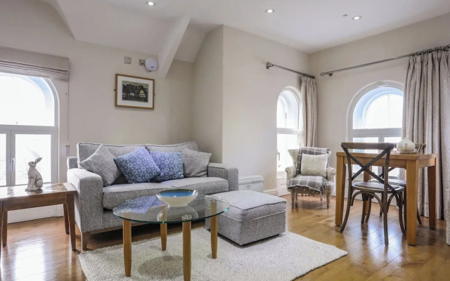 Harlech Apartments - Matholwch