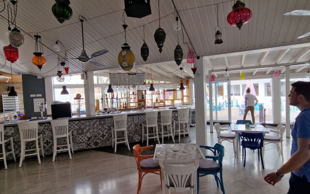 Nereus Hotel