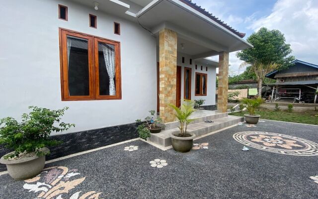 Hotel O Gians Homestay Near SMKN 2 Kuripan