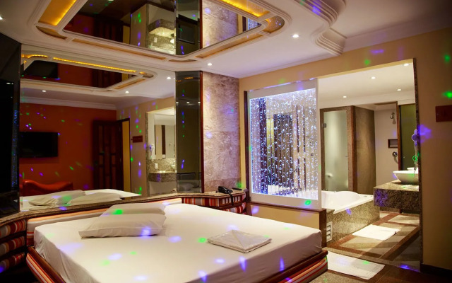 Love Time Hotel (Только для взрослых)