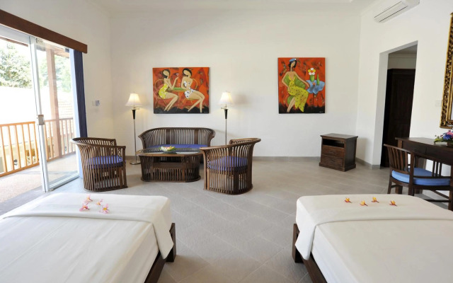 Aquarius Beach Hotel