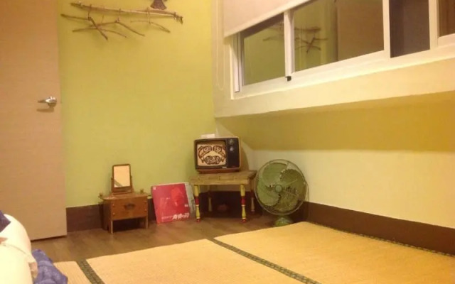 Young 24 Bed and Breakfast Hostel