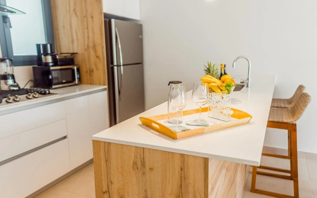 Beautiful apt Best Location Terrace With Pool Access