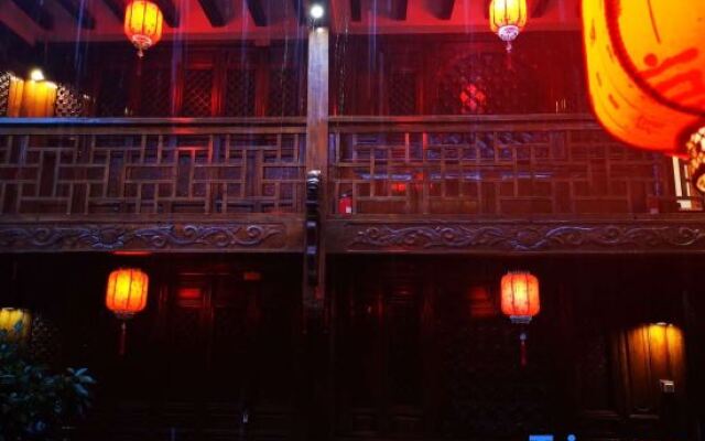 Wuji Parkjing Inn (Lijiang Ancient City Shop)