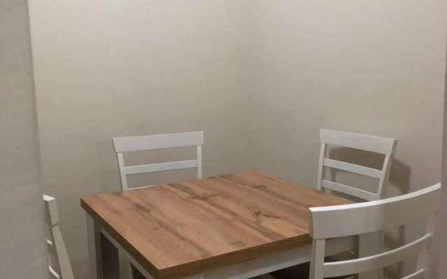 Flora Apartment 612A