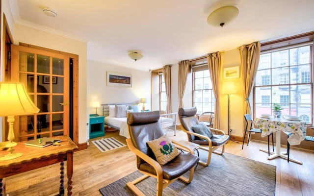 JOIVY Royal Mile Apartment for Two - Location, Location!