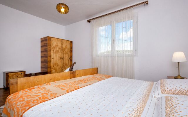 Apartment Sjajna - garden: A1 Jelsa, Island Hvar
