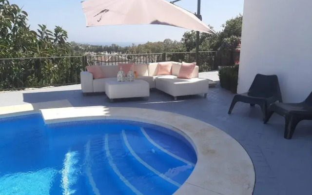 New Luxery Villa With Big Pool