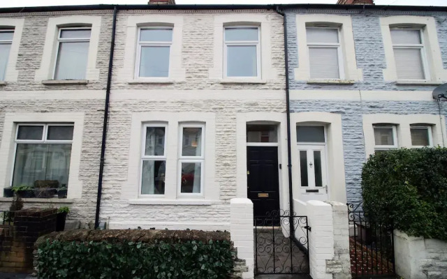 Rare Central Entire House Parking