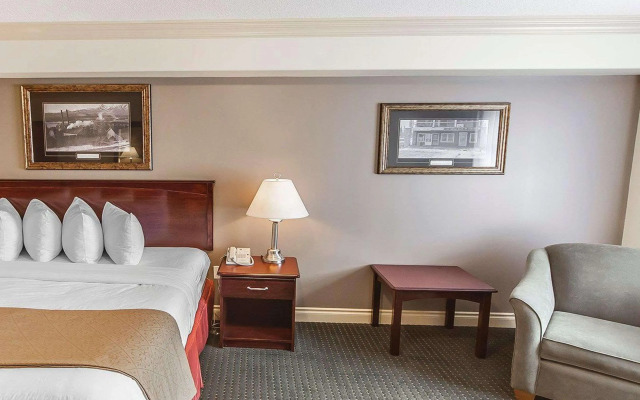 Velora Hinton, Ascend Hotel Collection