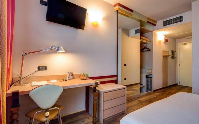Art & Hotel