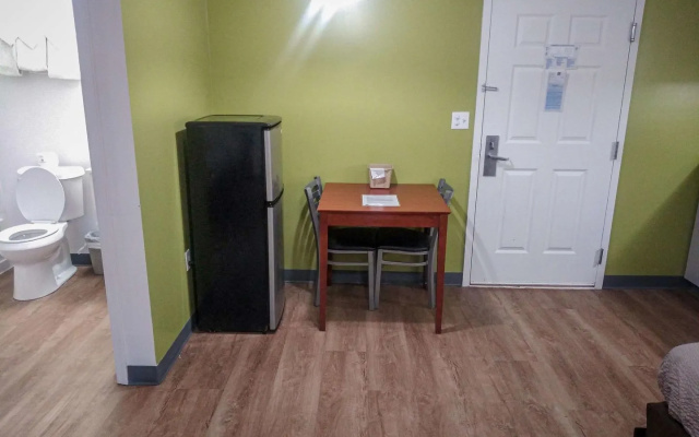 Studio 6 Extended Stay - Hampton, VA - Langley AFB Area