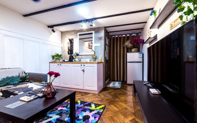 Qiyu Homestay - West Nanjing Road Branch