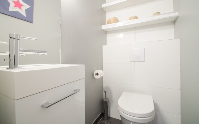 Luxury Apartment in Paris-Champs Elysées