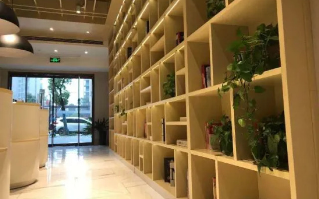 Yilong Anyun Hotel (Binjiang Runshou North Road Branch, Jiangning District, Nanjing)