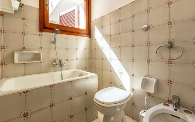 Sardinia Re - Shuluq 6