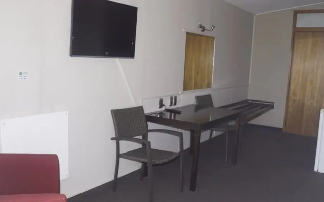 Apple Motor Inn