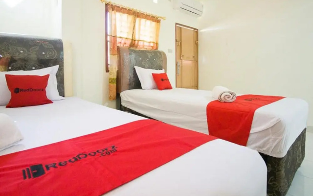 RedDoorz @ Pematangsiantar 2 – Guest Rooms – Pematang Siantar